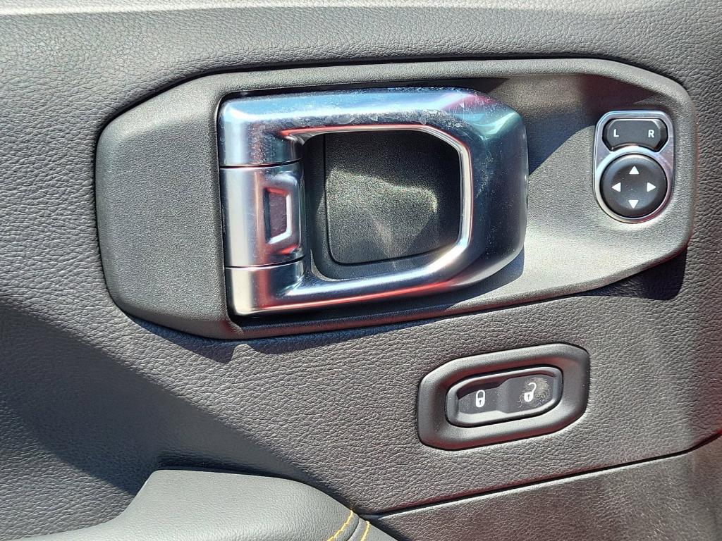 new 2025 Jeep Wrangler car, priced at $55,601