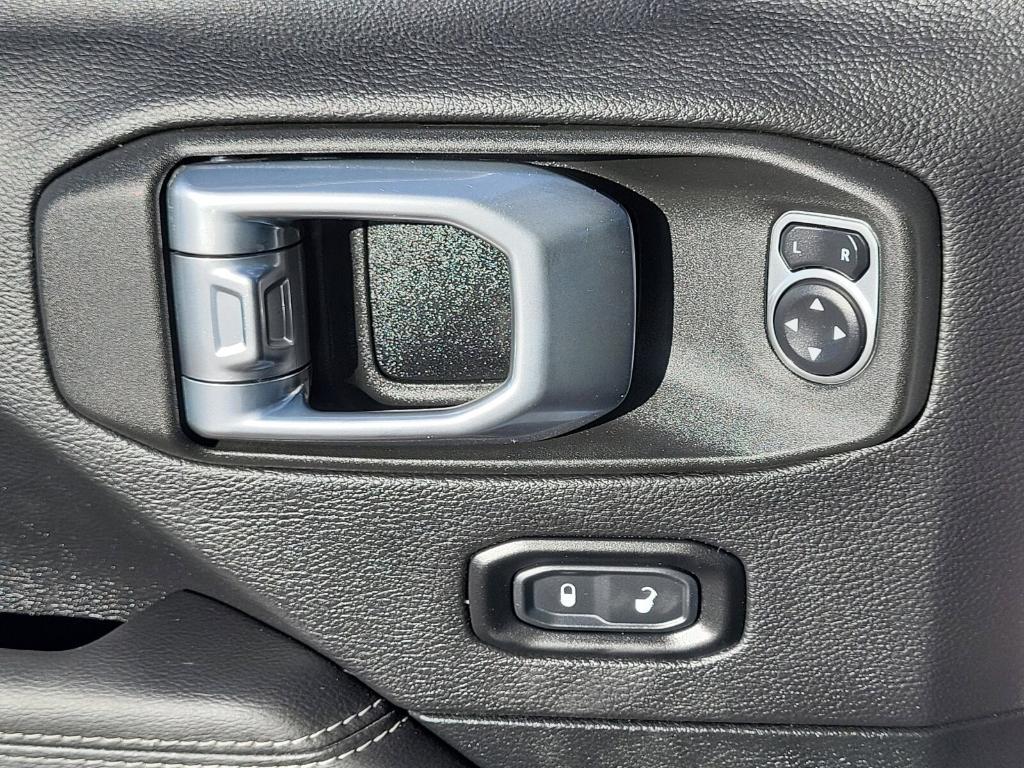 used 2021 Jeep Wrangler Unlimited car, priced at $23,507