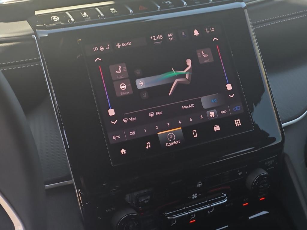 new 2025 Jeep Grand Cherokee car, priced at $41,406