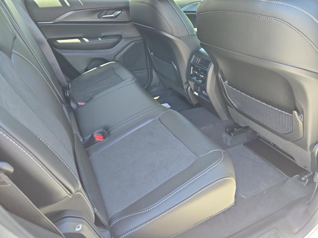 new 2025 Jeep Grand Cherokee car, priced at $41,406