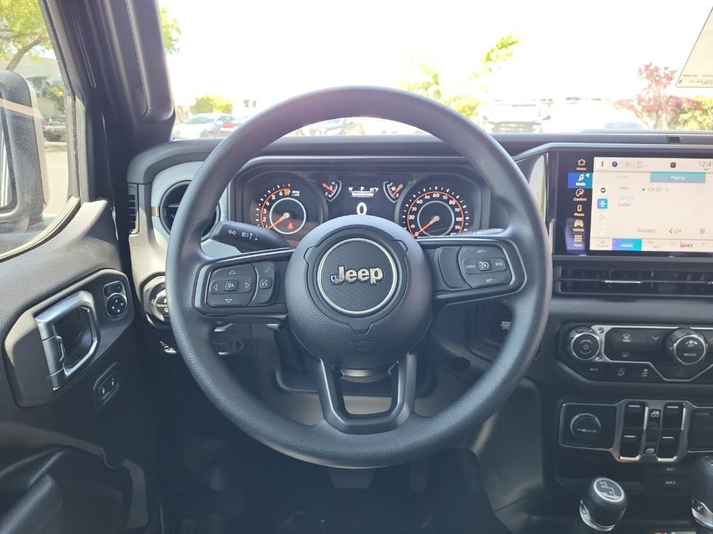 new 2025 Jeep Gladiator car, priced at $45,876