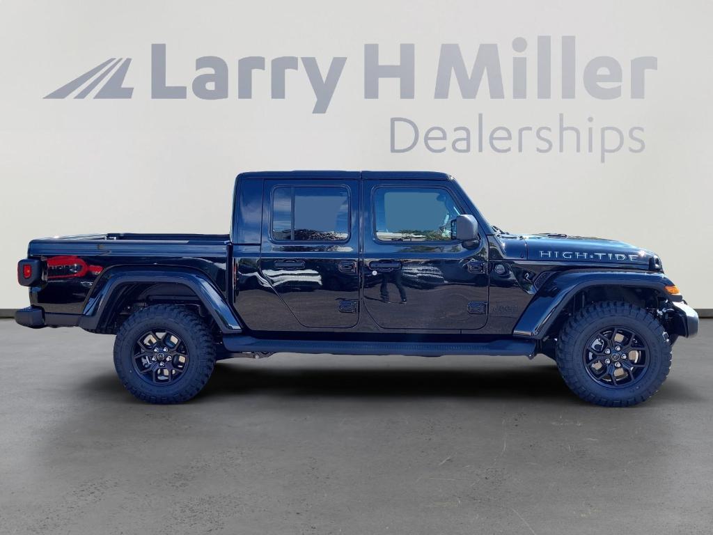 new 2025 Jeep Gladiator car, priced at $43,956