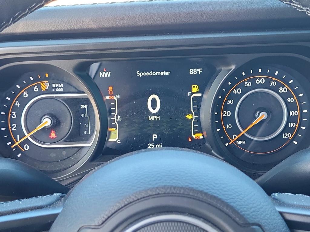 new 2025 Jeep Gladiator car, priced at $43,956