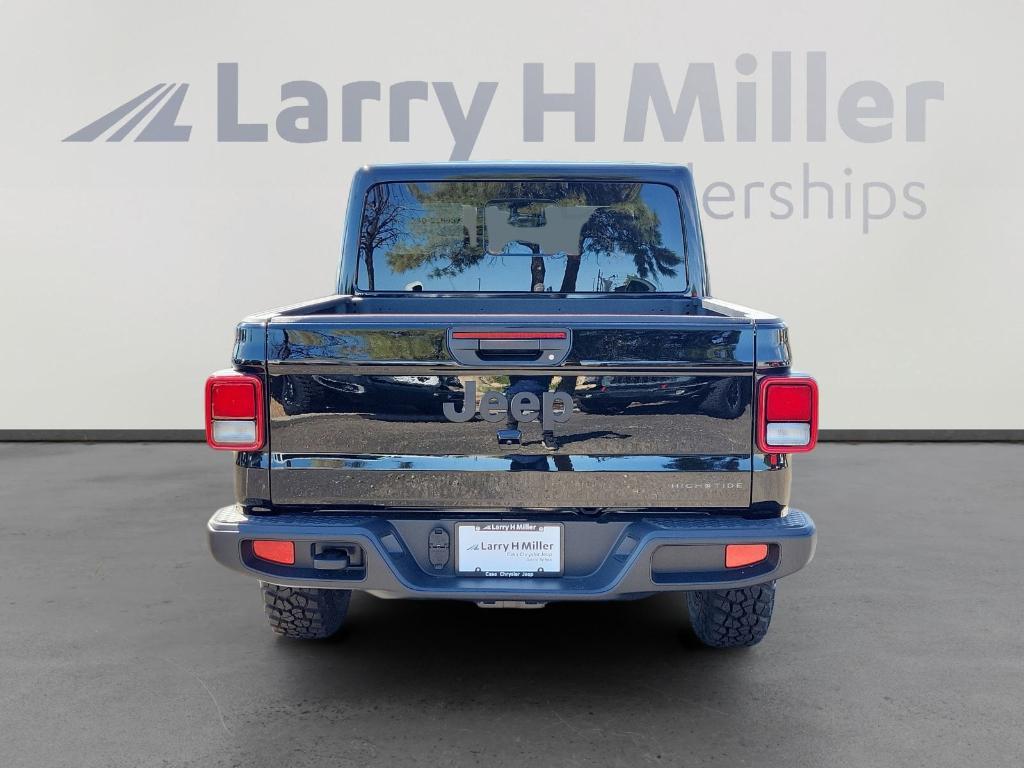 new 2025 Jeep Gladiator car, priced at $43,956