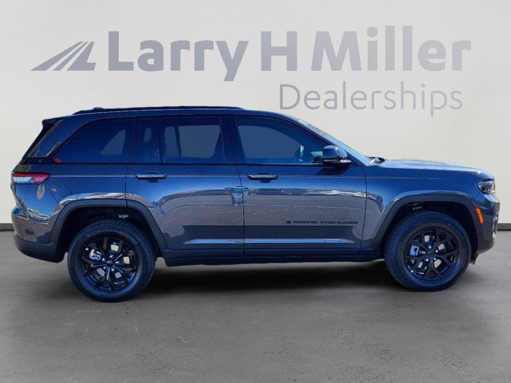 new 2025 Jeep Grand Cherokee car, priced at $40,806