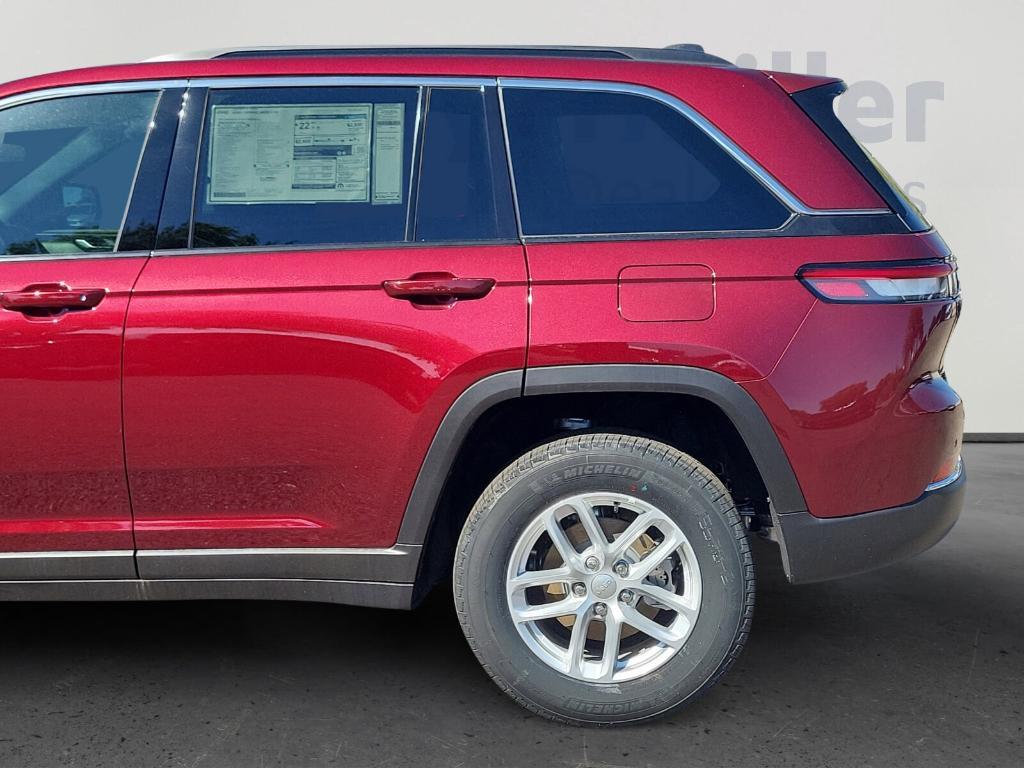 new 2025 Jeep Grand Cherokee car, priced at $38,416