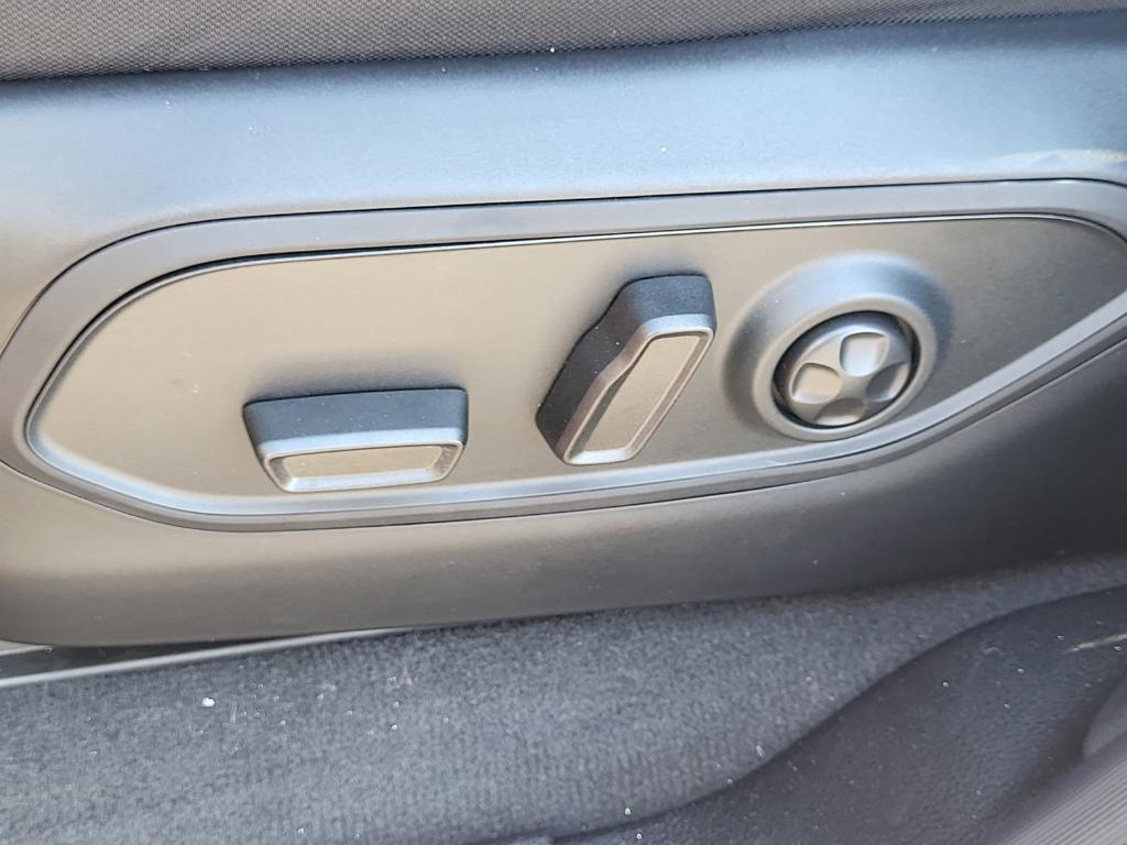 new 2025 Jeep Grand Cherokee car, priced at $38,416