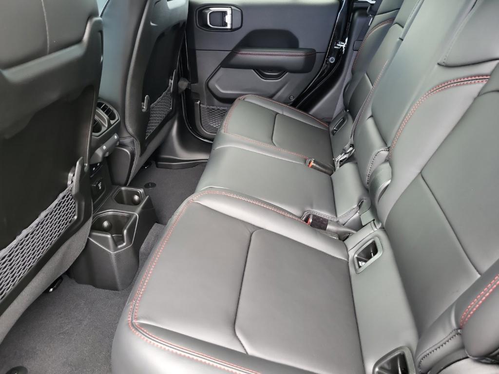 new 2025 Jeep Gladiator car, priced at $52,686