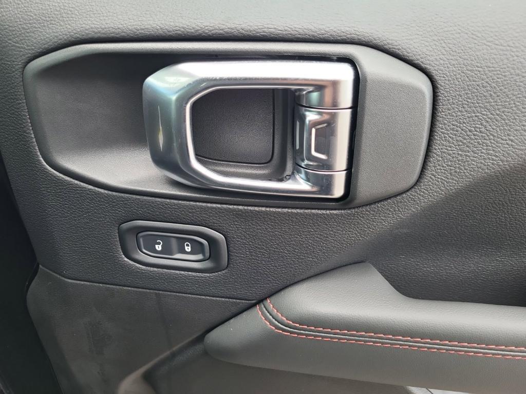 new 2025 Jeep Gladiator car, priced at $52,686