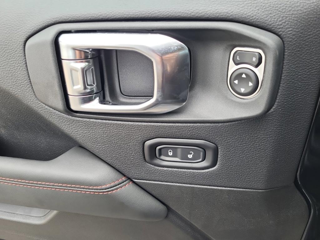 new 2025 Jeep Gladiator car, priced at $52,686