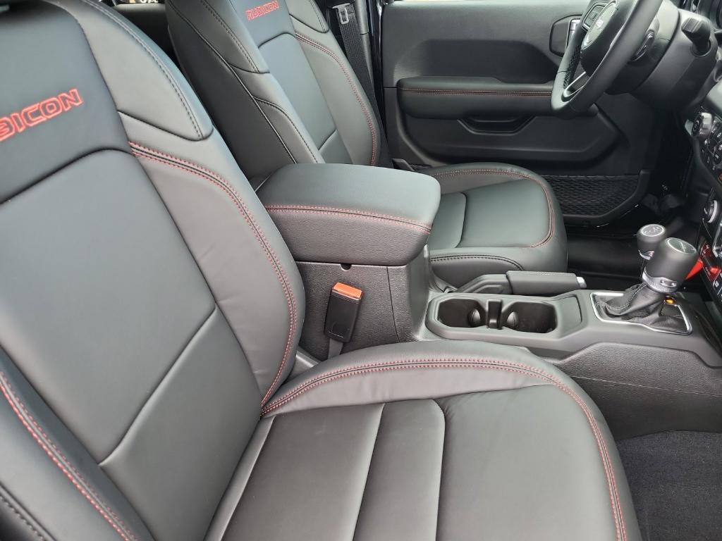 new 2025 Jeep Gladiator car, priced at $52,686