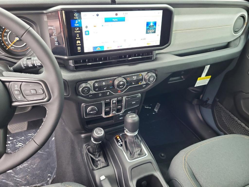 new 2025 Jeep Wrangler car, priced at $45,836
