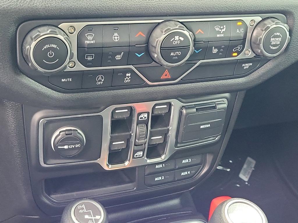 new 2025 Jeep Wrangler car, priced at $45,836