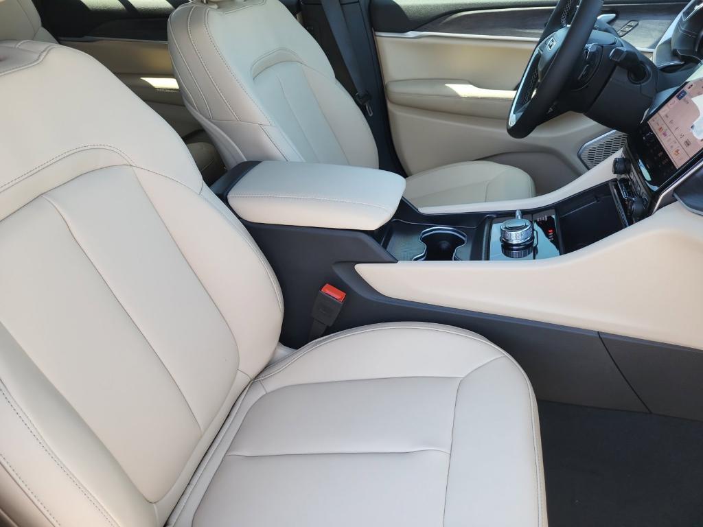 new 2025 Jeep Grand Cherokee L car, priced at $50,506