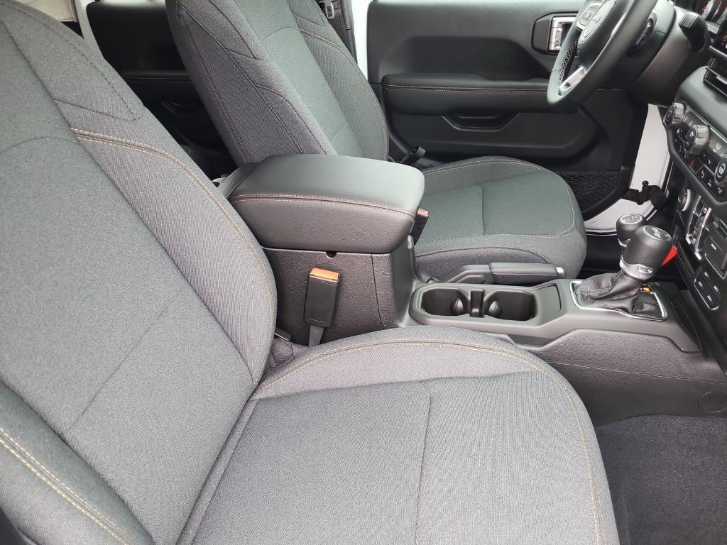 new 2025 Jeep Wrangler car, priced at $53,206