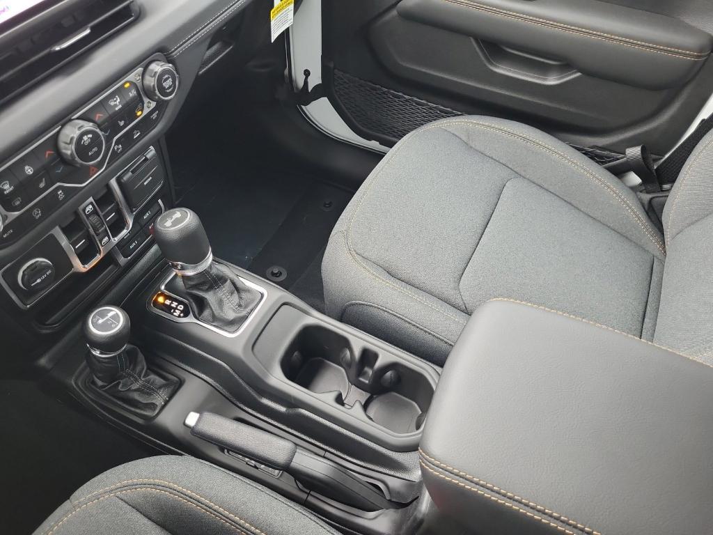 new 2025 Jeep Wrangler car, priced at $53,206