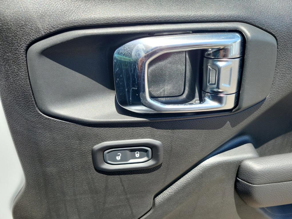 new 2025 Jeep Wrangler car, priced at $43,241