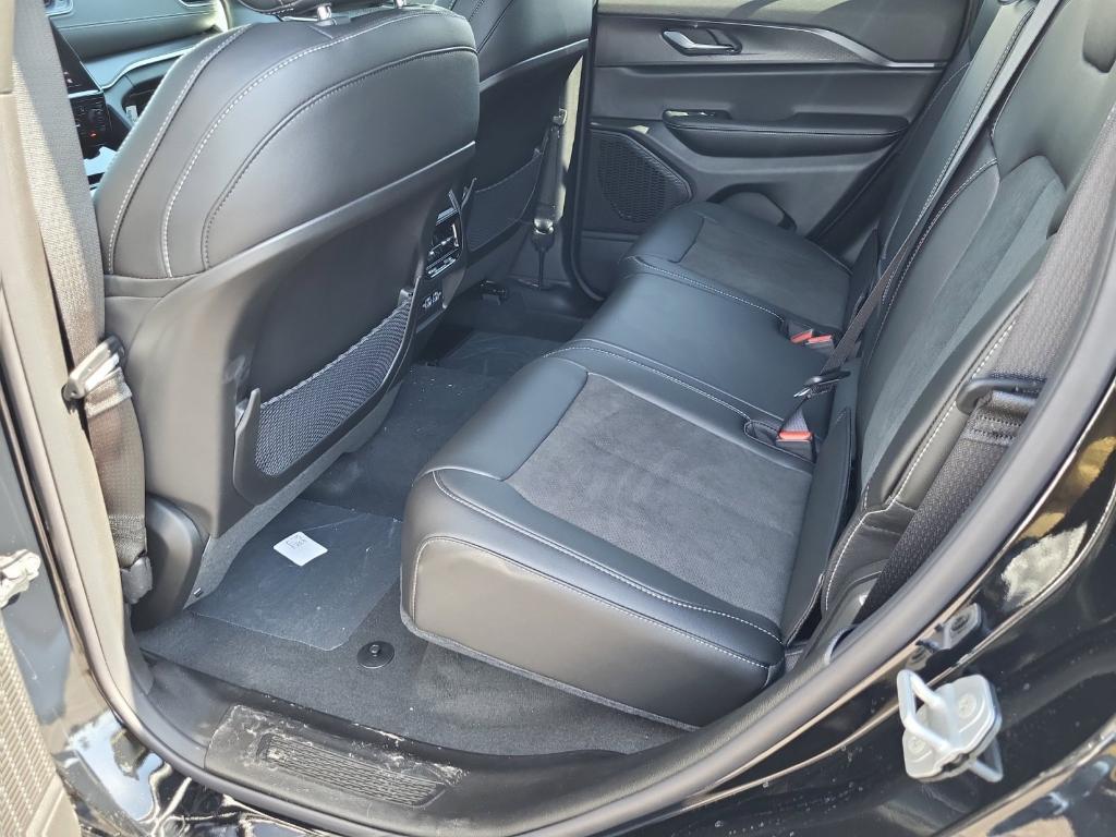 new 2025 Jeep Grand Cherokee car, priced at $41,691