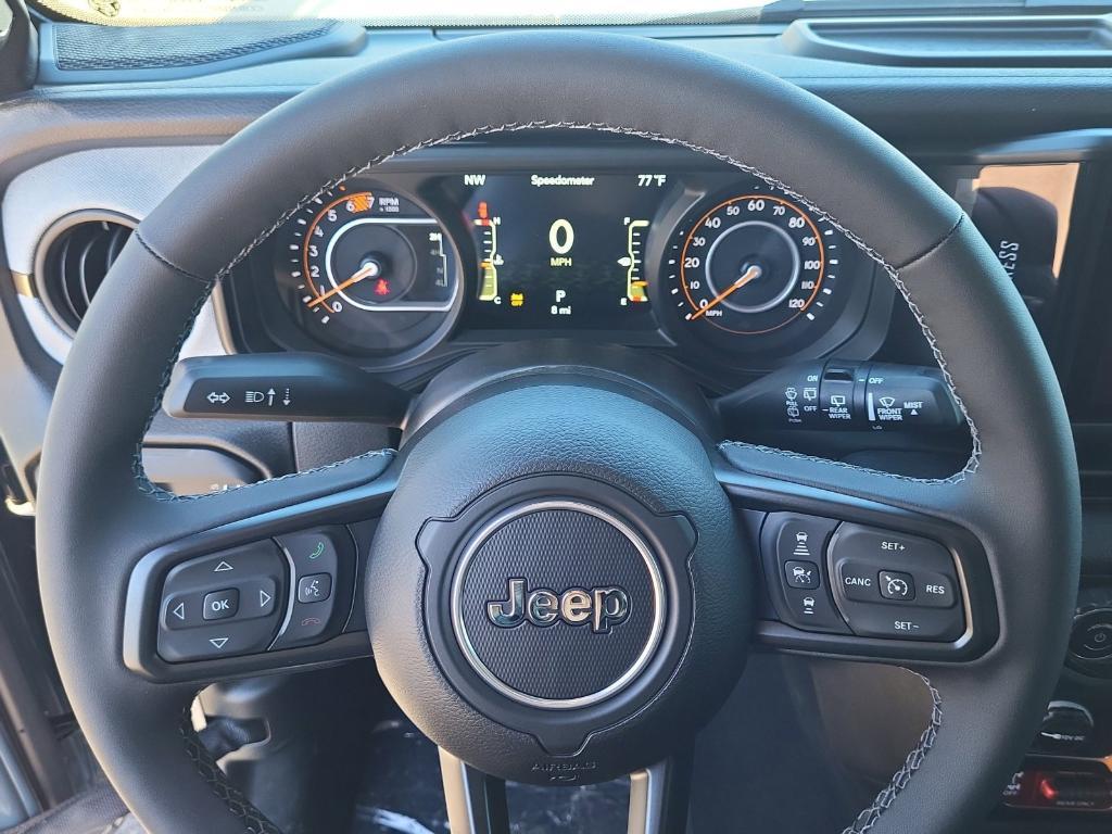 new 2025 Jeep Wrangler car, priced at $46,371