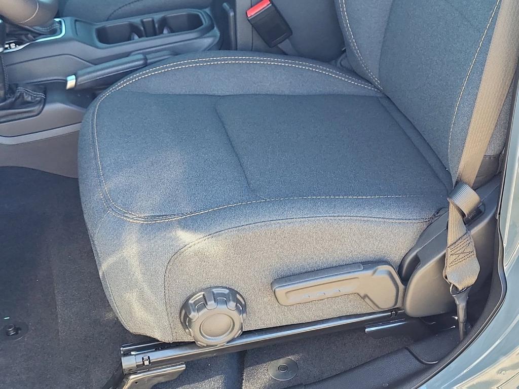 new 2025 Jeep Wrangler car, priced at $46,371