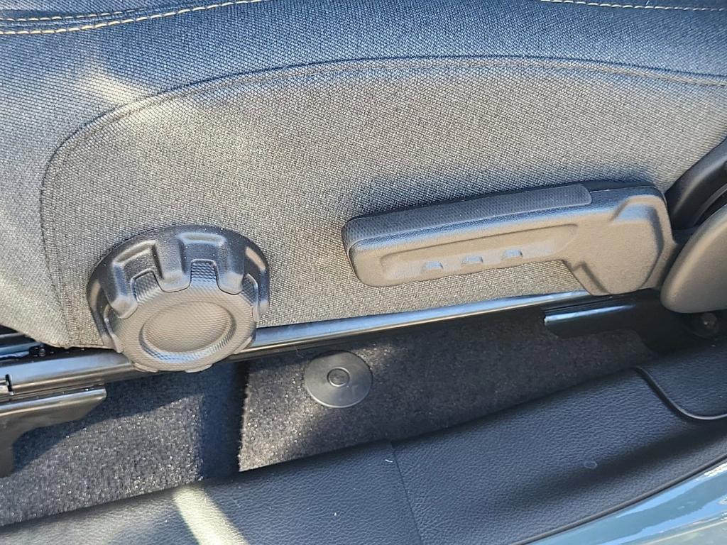 new 2025 Jeep Wrangler car, priced at $46,371