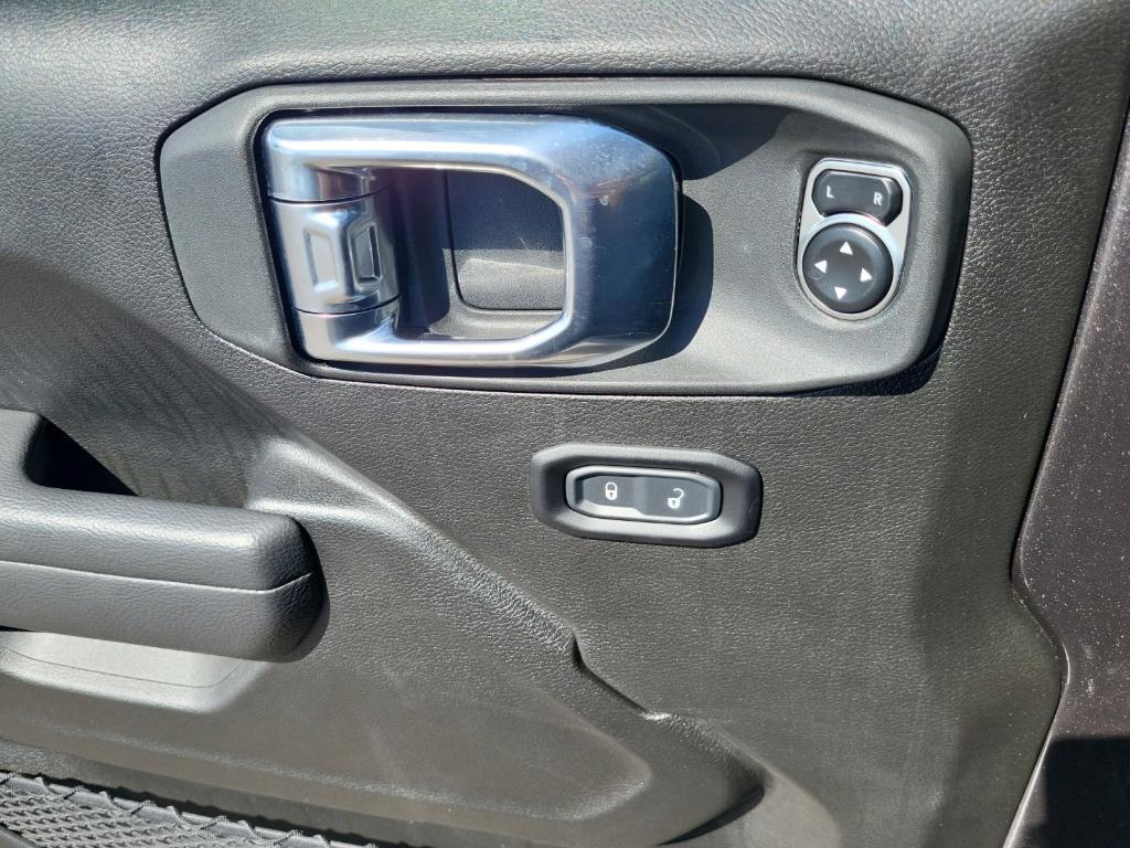 new 2025 Jeep Gladiator car, priced at $47,741