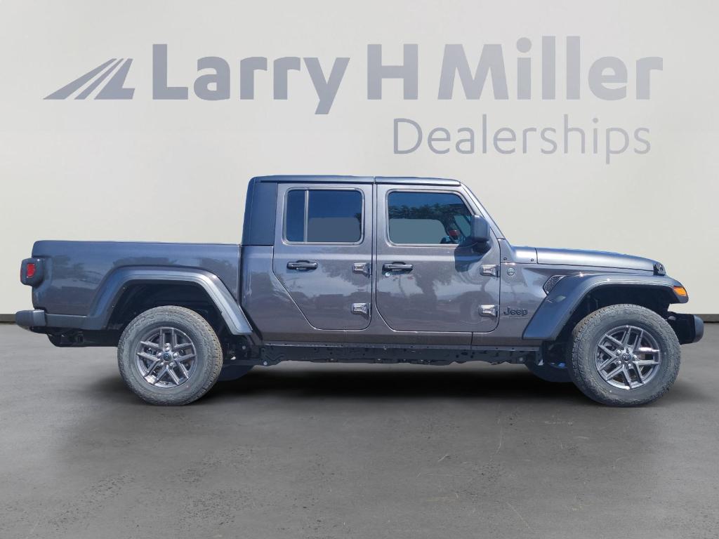 new 2025 Jeep Gladiator car, priced at $47,741