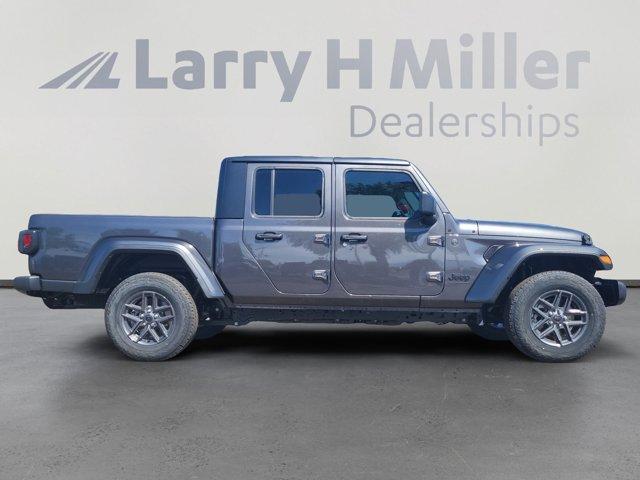 new 2025 Jeep Gladiator car, priced at $47,114
