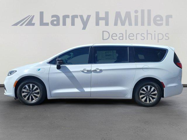 new 2025 Chrysler Pacifica Hybrid car, priced at $47,228