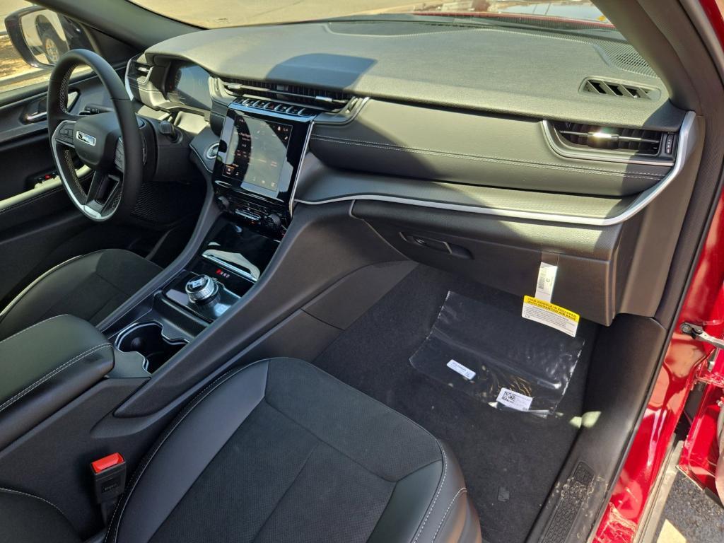 new 2025 Jeep Grand Cherokee L car, priced at $42,368