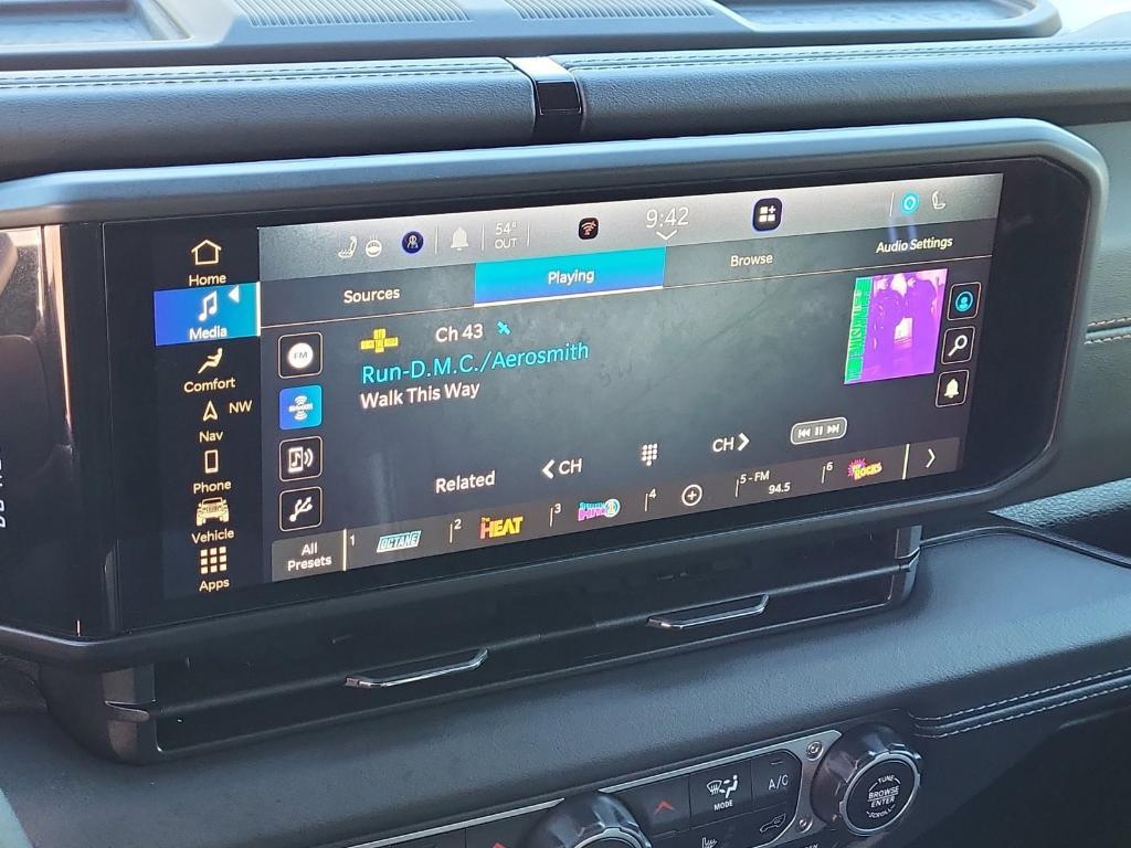 new 2025 Jeep Gladiator car, priced at $57,211