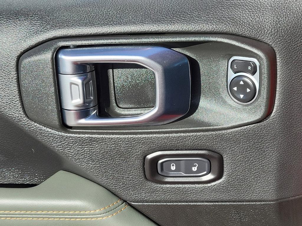 new 2025 Jeep Gladiator car, priced at $57,211