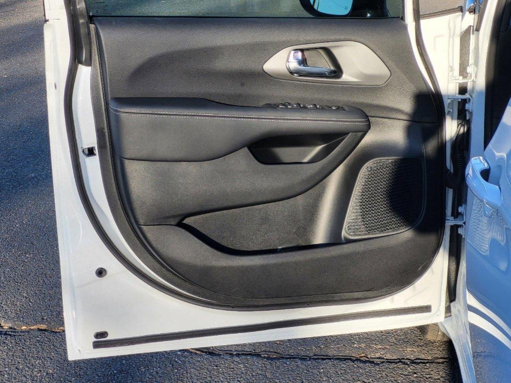 new 2025 Chrysler Voyager car, priced at $40,888
