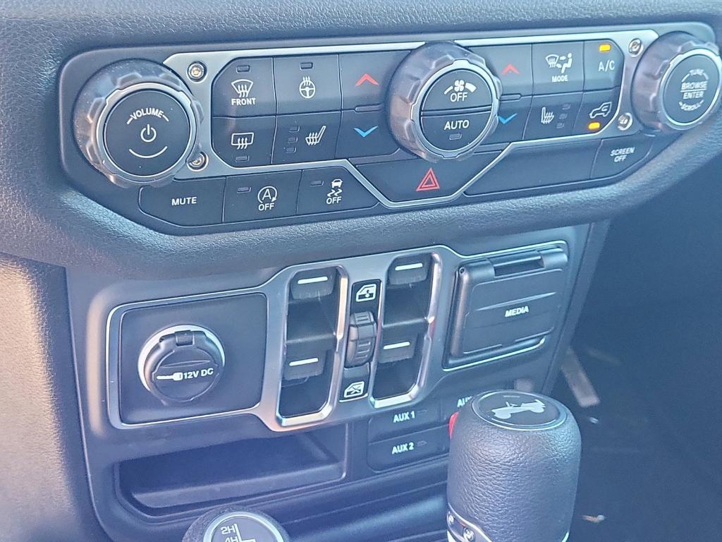 new 2025 Jeep Wrangler car, priced at $45,836