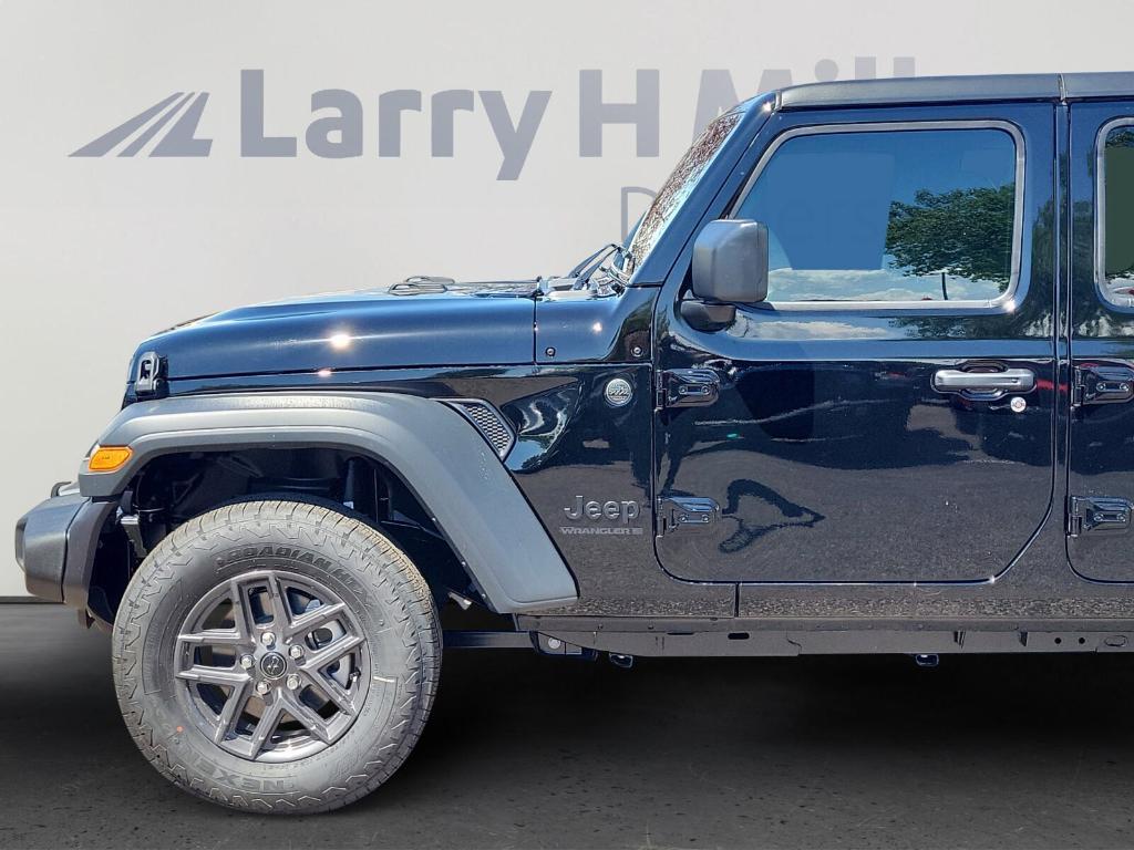 new 2025 Jeep Wrangler car, priced at $45,836