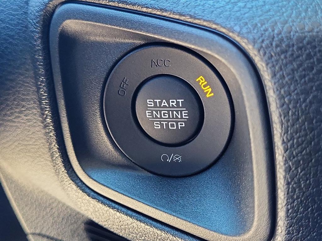 new 2025 Jeep Wrangler car, priced at $45,836