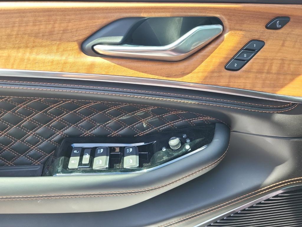 new 2025 Jeep Grand Cherokee car, priced at $59,910