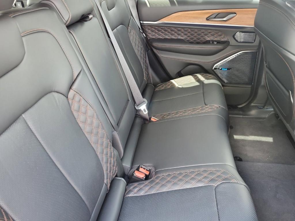 new 2025 Jeep Grand Cherokee car, priced at $59,910