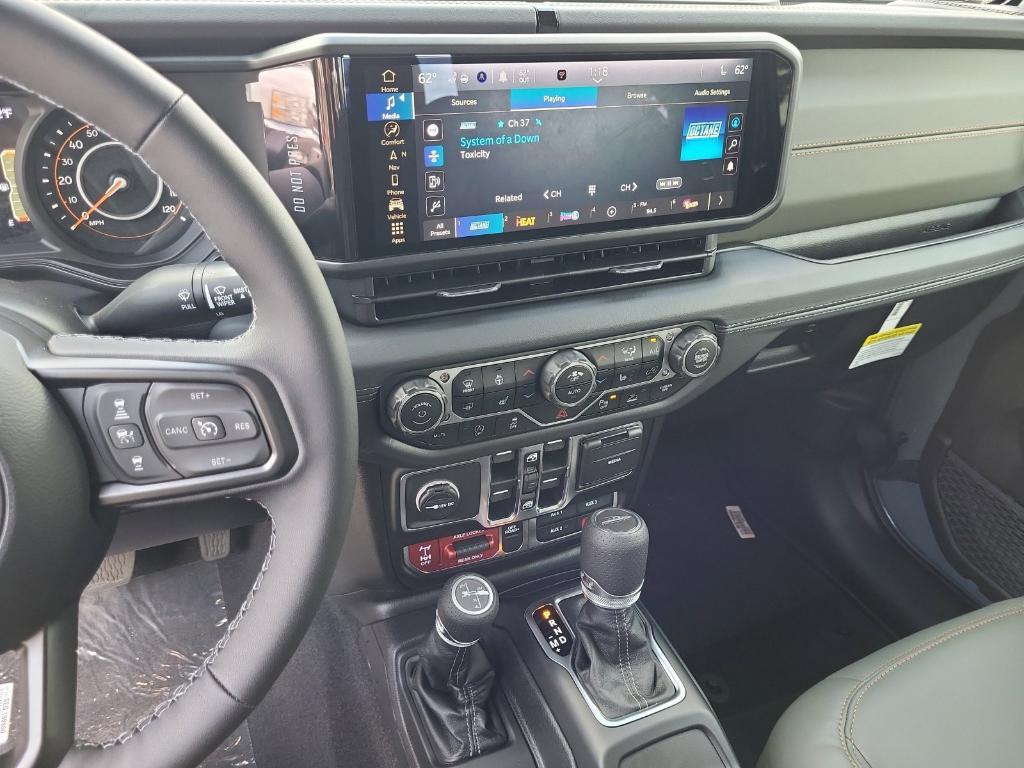 new 2025 Jeep Gladiator car, priced at $57,211