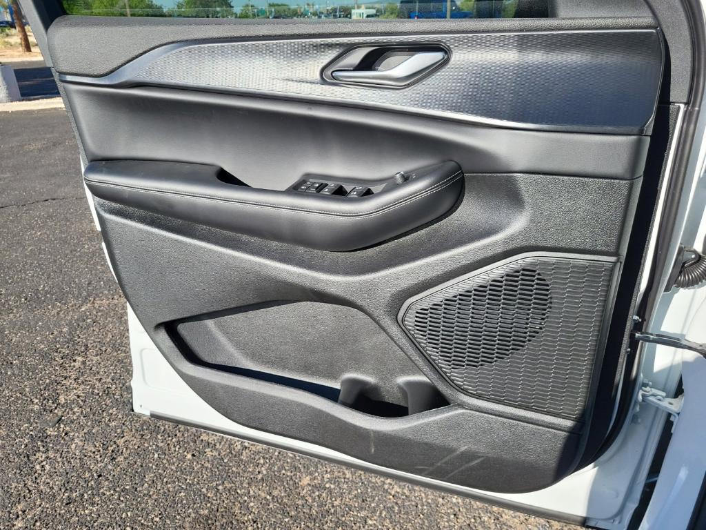 new 2025 Jeep Grand Cherokee L car, priced at $41,273
