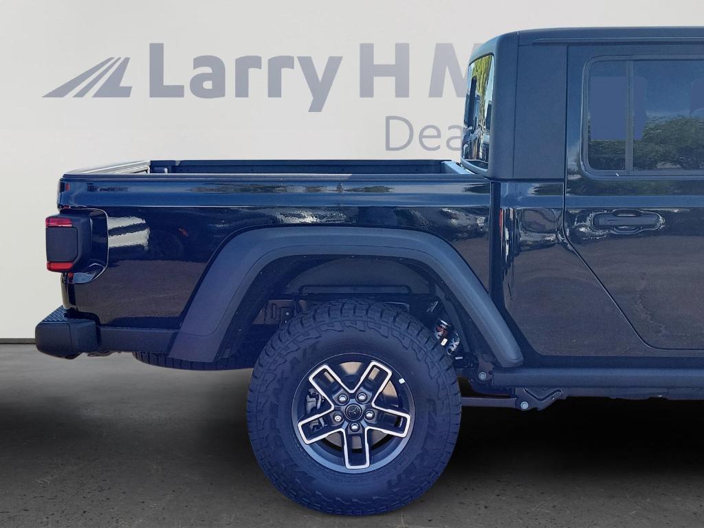 new 2025 Jeep Gladiator car, priced at $50,101