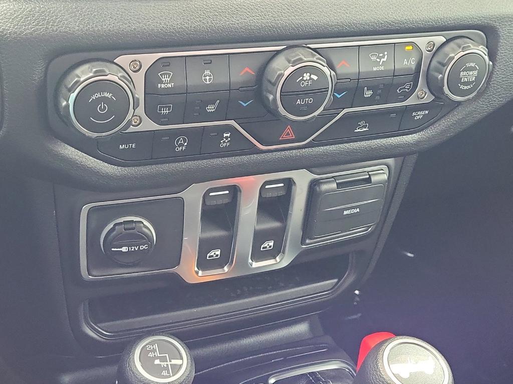 new 2025 Jeep Wrangler car, priced at $39,246