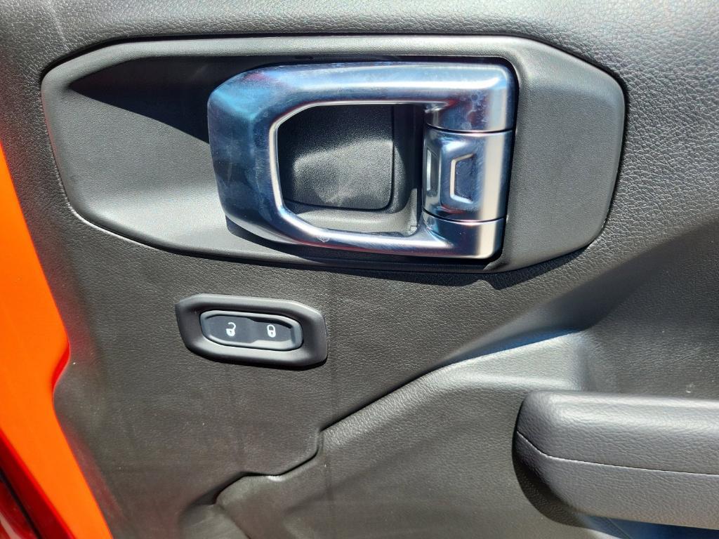 new 2025 Jeep Wrangler car, priced at $45,166