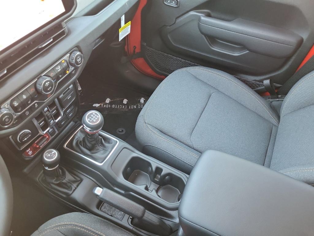 new 2025 Jeep Wrangler car, priced at $45,166