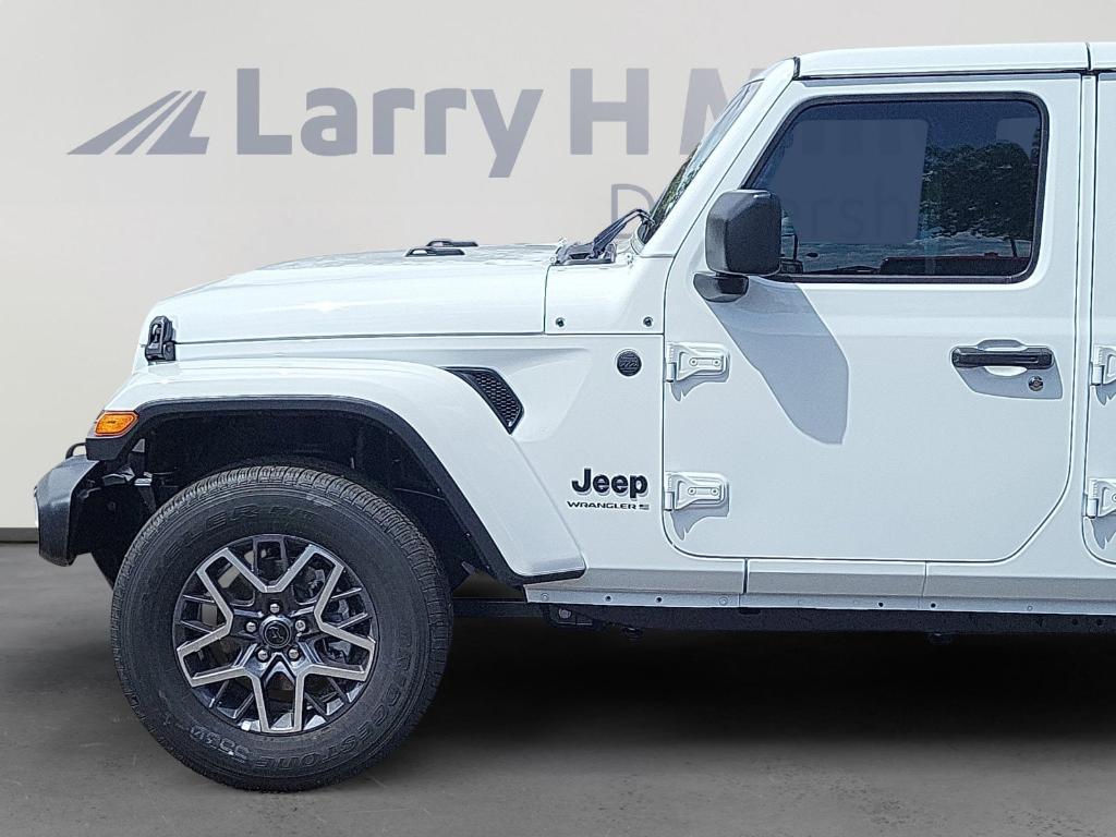 new 2025 Jeep Wrangler car, priced at $55,006