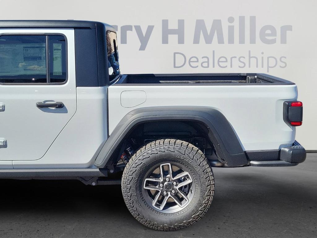 new 2025 Jeep Gladiator car, priced at $53,496