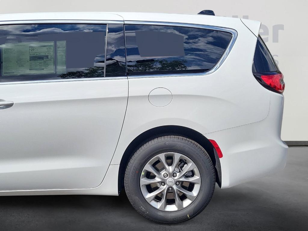 new 2026 Chrysler Pacifica car, priced at $46,796