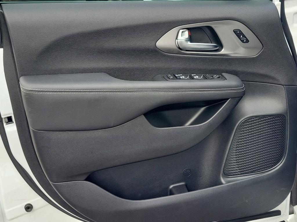 new 2026 Chrysler Pacifica car, priced at $46,796