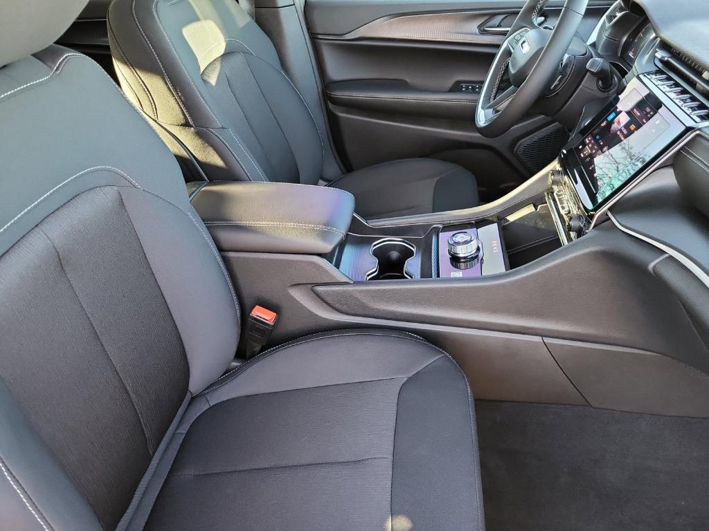 new 2025 Jeep Grand Cherokee L car, priced at $43,044