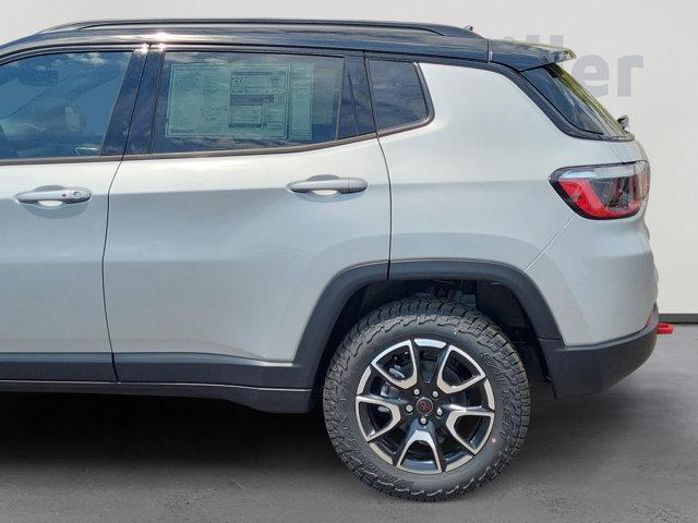 new 2025 Jeep Compass car, priced at $39,131